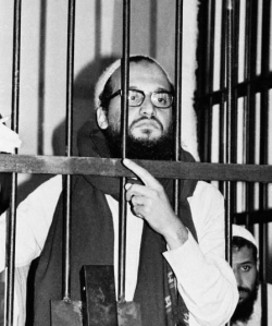 Ayman Al-Zawahiri durante il processo per l'omicidio di Sadat